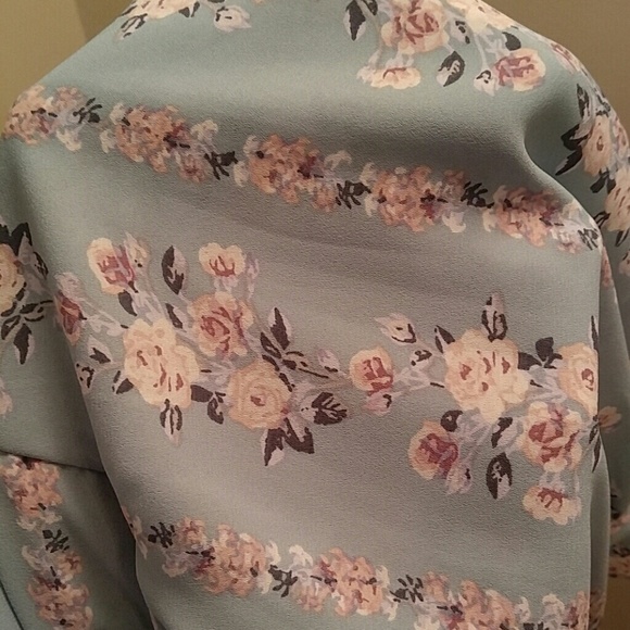 ❌SOLD❌  NY&Co Soho blouse - Picture 2 of 8